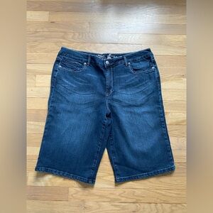 Style and com. premium jeans stretchy bermuda shorts size 16 dark wash